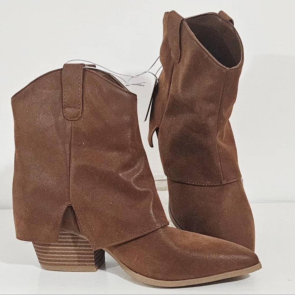 Altar'd State Ginger Fold Over Boots,with a stylish block heel Size 7.5 - Picture 2 of 12